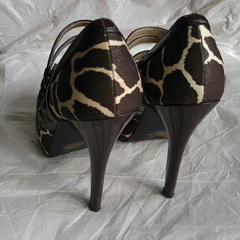 Shoes - Picture 4 of 8